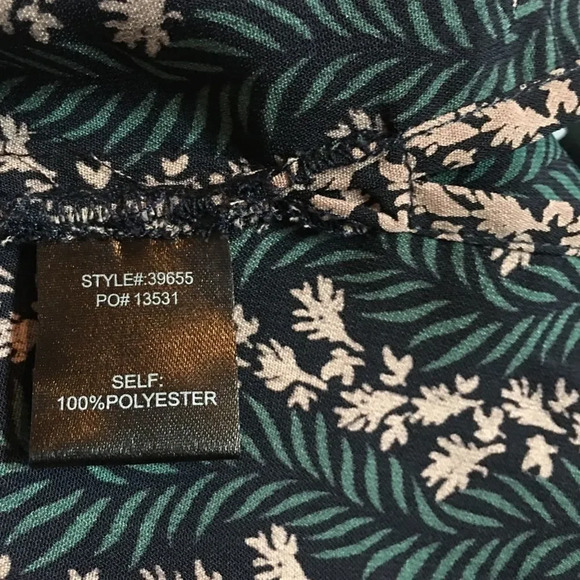 Skies Are Blue Crisscross Back Button Up Top Medium Floral Vines - Picture 7 of 8